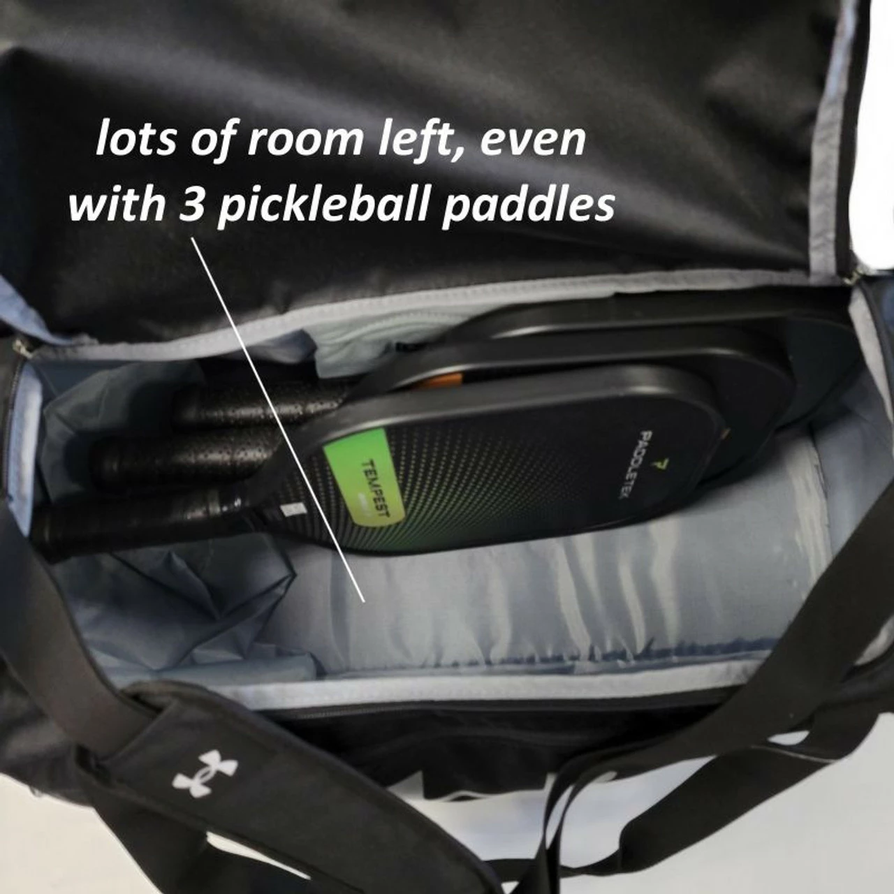 Under Armour Undeniable 5.0 SM Duffel, Graphite/Gold 8 Under Armour Undeniable 5.0 SM Duffel, Graphite/Gold - Image 6